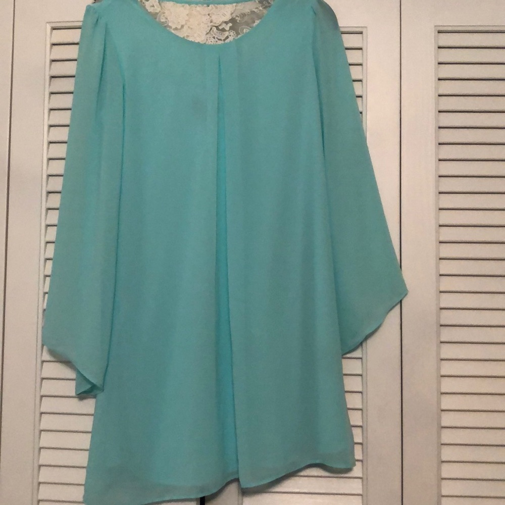 Girl’s flowy dress